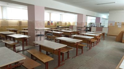 Після скарг учнів на самопочуття у їдальні Рівненського ліцею №8 перевіряють дотримання санітарних вимог Після скарг учнів на самопочуття у їдальні Рівненського ліцею №8 перевіряють дотримання санітарних вимог