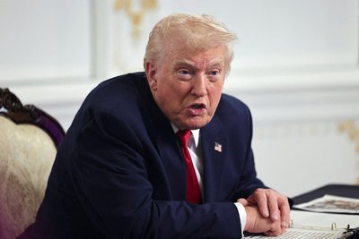 Президент США Дональд Трамп спілкується з медіа у День подяки в Палм-Біч, Флорида, США, 27 листопада 2025 року Президент США Дональд Трамп спілкується з медіа у День подяки в Палм-Біч, Флорида, США, 27 листопада 2025 року