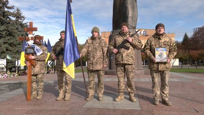 Попрощалися з військовим Олександром Цимбалом у Рівному