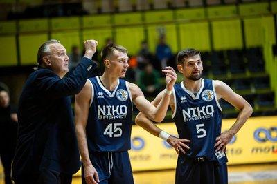 події