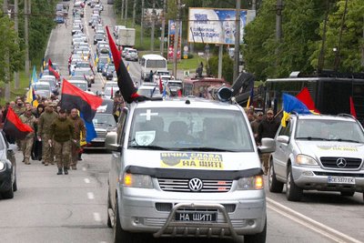 у Чернівцях попрощалися одразу з трьома загиблими військовими у Чернівцях попрощалися одразу з трьома загиблими військовими