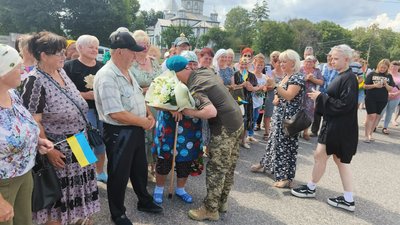 У Михайлівській громаді зустріли Руслана Литвиненка, який був у полоні