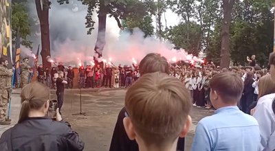 Побратими на відкритті муралу зачитали молитву українського націоналіста, травень 2025, Хмельниччина Побратими на відкритті муралу зачитали молитву українського націоналіста, травень 2025, Хмельниччина