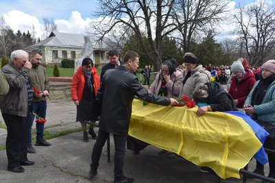 На Одещині попрощались з військовим, який загинув в Донецькій області На Одещині попрощались з військовим, який загинув в Донецькій області