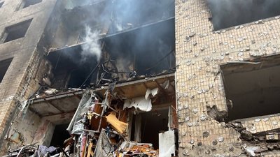 Майже 50 поранених і загиблі: Київ оговтується після повітряної атаки РФ Майже 50 поранених і загиблі: Київ оговтується після повітряної атаки РФ