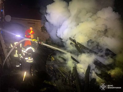 Вінницьці рятувальники загасили 40 пожеж за добу Вінницьці рятувальники загасили 40 пожеж за добу