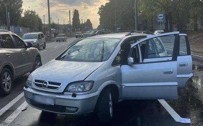 Троє травмованих: у Черкасах поліція розслідує ДТП, що сталося у Південно-Західному мікрорайоні Троє травмованих: у Черкасах поліція розслідує ДТП, що сталося у Південно-Західному мікрорайоні