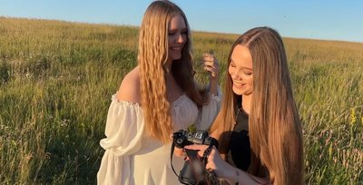 "Мене підтримали батьки": 15-річна жителька Хмельниччини поєднує навчання в ліцеї з роботою фотографині "Мене підтримали батьки": 15-річна жителька Хмельниччини поєднує навчання в ліцеї з роботою фотографині