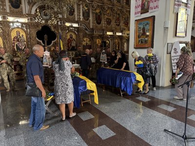 У Полтаві попрощалися із військовими Олегом Маляром та Олегом Титаренком У Полтаві попрощалися із військовими Олегом Маляром та Олегом Титаренком