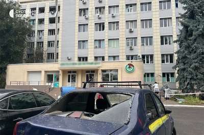 «Вибито дуже багато вікон»: який вигляд мають поліклініка та гімназія в Одесі після атаки РФ «Вибито дуже багато вікон»: який вигляд мають поліклініка та гімназія в Одесі після атаки РФ