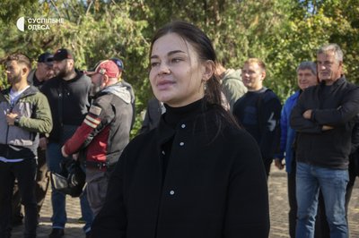 Не випускають за кордон: одеські моряки зібралися під пам'ятником Шевченку, щоб звернутися до Міноборони Не випускають за кордон: одеські моряки зібралися під пам'ятником Шевченку, щоб звернутися до Міноборони