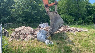 У громаді на Львівщині демонтували два пам'ятники радянської доби