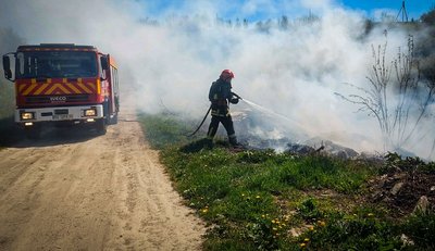 тернопіль, пожежа, дснс, горить трава, 5 травня 2026 року тернопіль, пожежа, дснс, горить трава, 5 травня 2026 року