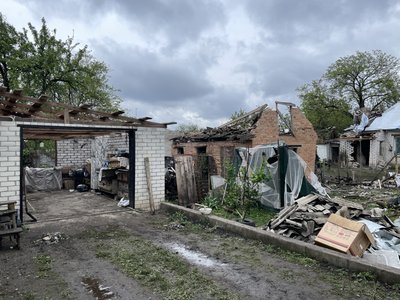 "Летить прямо нам в вікно": що розповіли жителі Полтавщини про атаку БпЛА на Глобине "Летить прямо нам в вікно": що розповіли жителі Полтавщини про атаку БпЛА на Глобине