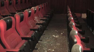 Зал для перегляду фільмів у кінотеатрі "Планета"