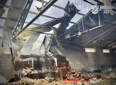 На Одещині після атак реактивними БпЛА горіли складські приміщення, є загиблий На Одещині після атак реактивними БпЛА горіли складські приміщення, є загиблий