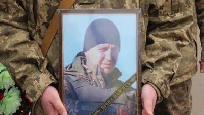 В Охтирці попрощалися з військовослужбовцем Володимиром Чубарем В Охтирці попрощалися з військовослужбовцем Володимиром Чубарем