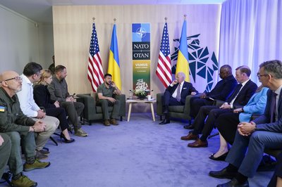Байден, Зеленський під час зустрічі на саміті НАТО у Вільнюсі, 12 липня 2023 Байден, Зеленський під час зустрічі на саміті НАТО у Вільнюсі, 12 липня 2023