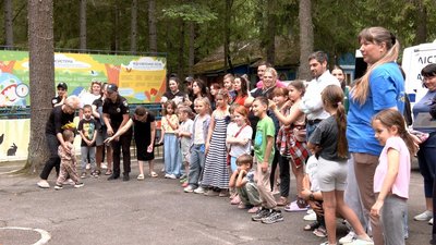 На Вінниччині родини маріупольців відновлюються у таборі "Я Маріуполь. Родина": як проходить відпочинок На Вінниччині родини маріупольців відновлюються у таборі "Я Маріуполь. Родина": як проходить відпочинок