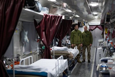 "Укрзалізниця" вперше продемонструвала медичний евакуаційний поїзд "Укрзалізниця" вперше продемонструвала медичний евакуаційний поїзд