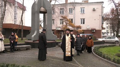 Учасників ліквідації наслідків аварії на Чорнобильській АЕС вшанували у Рівному Учасників ліквідації наслідків аварії на Чорнобильській АЕС вшанували у Рівному
