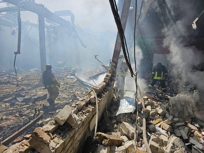 Під загрозою повторної атаки. Удар по "Екомаркету" у Костянтинівці: у супермаркеті в перебували пів сотні людей Під загрозою повторної атаки. Удар по "Екомаркету" у Костянтинівці: у супермаркеті в перебували пів сотні людей