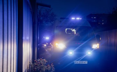 Травмовану жінку госпіталізували до Хмельницької обласної лікарні Травмовану жінку госпіталізували до Хмельницької обласної лікарні