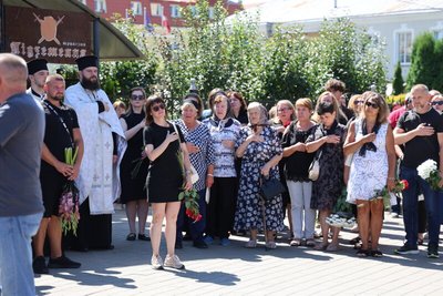 У Луцьку попрощалися з 43-річним бійцем Валерієм Скрицьким У Луцьку попрощалися з 43-річним бійцем Валерієм Скрицьким