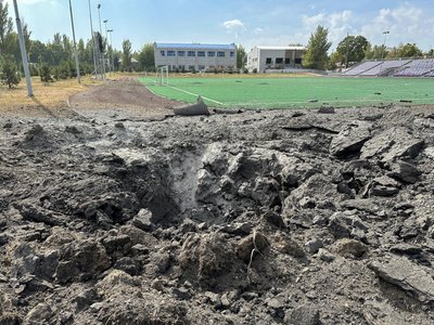 стадіон наслідки обстрілу армія РФ вісім ракет С-300 руйнування Добропілля Донецька область 11 вересня 2024 рік стадіон наслідки обстрілу армія РФ вісім ракет С-300 руйнування Добропілля Донецька область 11 вересня 2024 рік