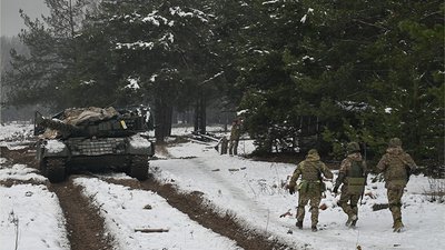 "Перемога — найголовніша мотивація": як навчаються військові в одному з центрів підготовки підрозділів на Чернігівщині "Перемога — найголовніша мотивація": як навчаються військові в одному з центрів підготовки підрозділів на Чернігівщині