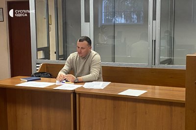 Суд продовжив арешт Павла Яроша: прокурор заявляє про тиск на свідка, родина називає справу сфабрикованою Суд продовжив арешт Павла Яроша: прокурор заявляє про тиск на свідка, родина називає справу сфабрикованою