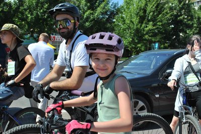 "Моя родина — мій тил": у Черкасах провели велопробіг на підтримку сімейних цінностей "Моя родина — мій тил": у Черкасах провели велопробіг на підтримку сімейних цінностей
