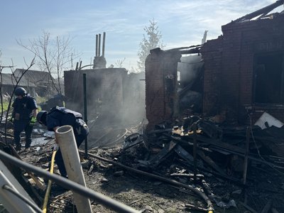 Будинок, що згорів внаслідок влучання російського БпЛА у Новобаварському районі Харкова, 6 травня 2026 року Будинок, що згорів внаслідок влучання російського БпЛА у Новобаварському районі Харкова, 6 травня 2026 року