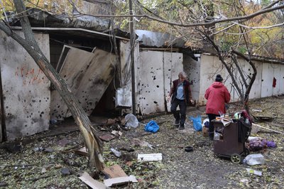 "На два метри ближче — і я б не вижив". Що відомо про масований обстріл Дніпровського району Херсона "На два метри ближче — і я б не вижив". Що відомо про масований обстріл Дніпровського району Херсона