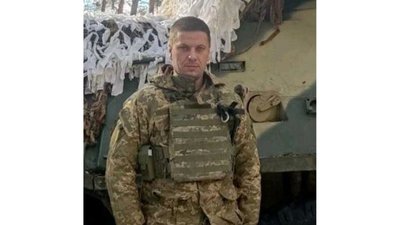 На Чернігівщині попрощалися із солдатом Богданом Новіком, який загинув на Донеччині На Чернігівщині попрощалися із солдатом Богданом Новіком, який загинув на Донеччині