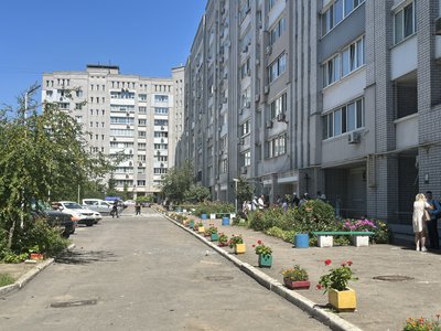 "Сила удару була така, що відчинилися двері". Армія РФ вдарила по житловому будинку в Дніпрі "Сила удару була така, що відчинилися двері". Армія РФ вдарила по житловому будинку в Дніпрі
