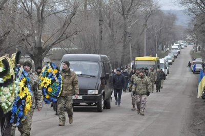 В Арцизі провели в останню путь морпіха та захисника Донецького аеропорту В Арцизі провели в останню путь морпіха та захисника Донецького аеропорту