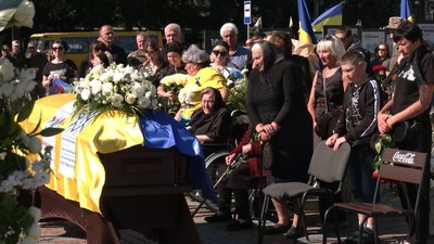 Чекали вісім місяців. З солдатом Олегом Удодиком попрощалися у Рівному