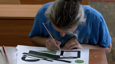 Креслили фігури та створювали композиції: у черкаському університеті розпочалися творчі конкурси для вступу Креслили фігури та створювали композиції: у черкаському університеті розпочалися творчі конкурси для вступу