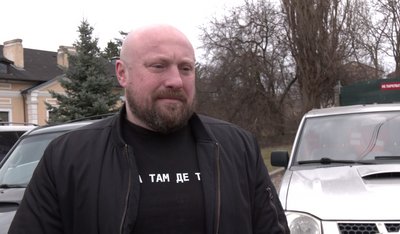 Фінські волонтери у Луцьку передали 8 авто військовим на фронт — Тарас Сасовський Фінські волонтери у Луцьку передали 8 авто військовим на фронт — Тарас Сасовський
