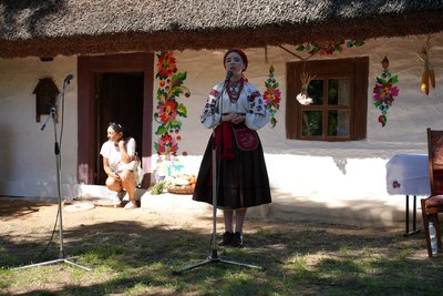 Із "територією тиші" для військових і борщем із карасями — на Черкащині стартував ювілейний "Ше.Fest" Із "територією тиші" для військових і борщем із карасями — на Черкащині стартував ювілейний "Ше.Fest"