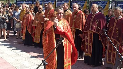 На Тернопільщині відкрили Алею пам'яті загиблим захисникам На Тернопільщині відкрили Алею пам'яті загиблим захисникам