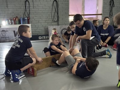 У Сумах для дітей провели спортивне свято "Winter Wrestling Day" У Сумах для дітей провели спортивне свято "Winter Wrestling Day"