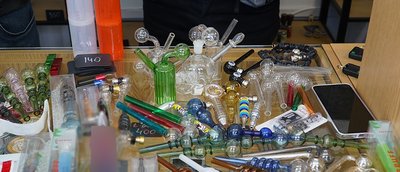 У Тернополі викрили магазин, де продавали псевдосолодощі з наркотичним вмістом
