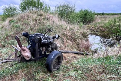 Житель села на Рівненещині незаконно видобував бурштин — поліція області Житель села на Рівненещині незаконно видобував бурштин — поліція області