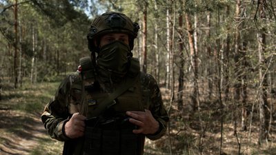 Кордон біля Чернігівщини: як несуть службу пілоти БпЛА Кордон біля Чернігівщини: як несуть службу пілоти БпЛА