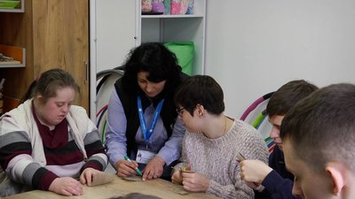 У Житомирі відновив роботу Центр денного догляду для людей з інвалідністю У Житомирі відновив роботу Центр денного догляду для людей з інвалідністю