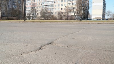"Сніг зійшов і асфальт зійшов": чому після зими на дорогах Миколаєва утворилися вибоїни "Сніг зійшов і асфальт зійшов": чому після зими на дорогах Миколаєва утворилися вибоїни