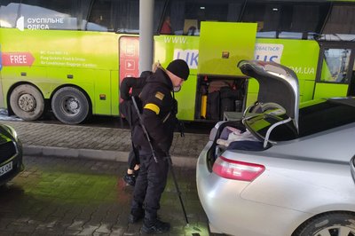 "Сподіваємося, що ненадовго їдемо": як працює переправа з Румунією на Одещині під час блекауту "Сподіваємося, що ненадовго їдемо": як працює переправа з Румунією на Одещині під час блекауту