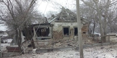 Пошкоджений через обстріл будинок у Куп'янському районі